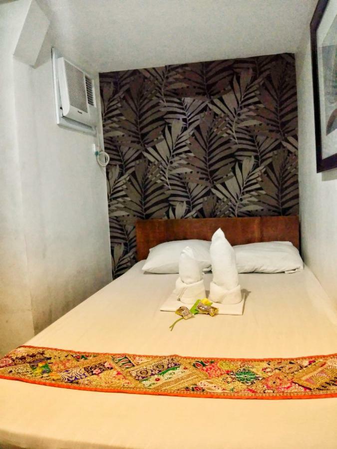 Courtyard Hotel Pasay Exterior photo